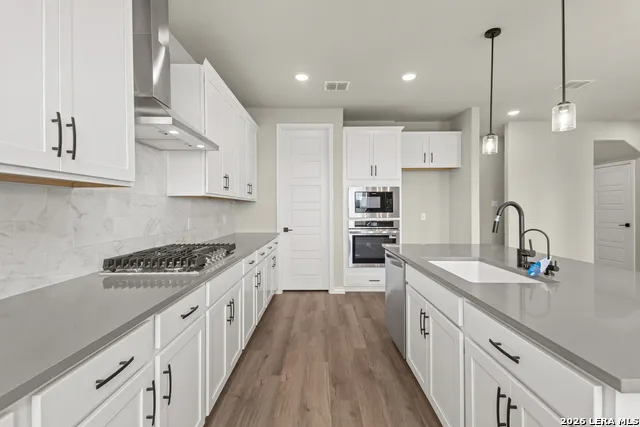 127 Highland Park Castroville, TX 78009