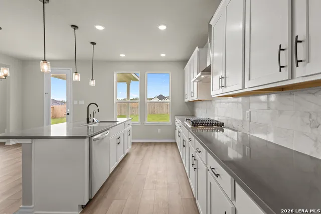 127 Highland Park Castroville, TX 78009