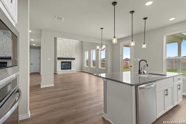 127 Highland Park Castroville, TX 78009