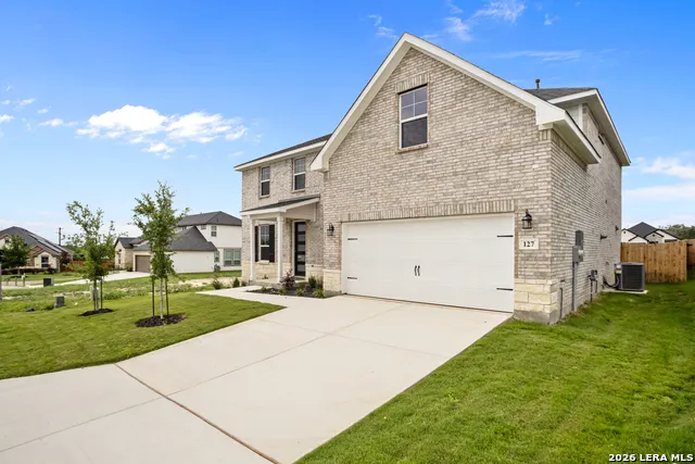 127 Highland Park Castroville, TX 78009