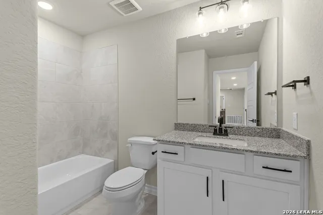 127 Highland Park Castroville, TX 78009