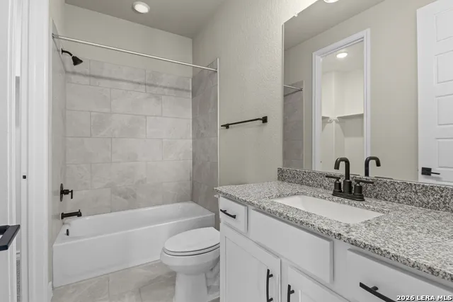 127 Highland Park Castroville, TX 78009