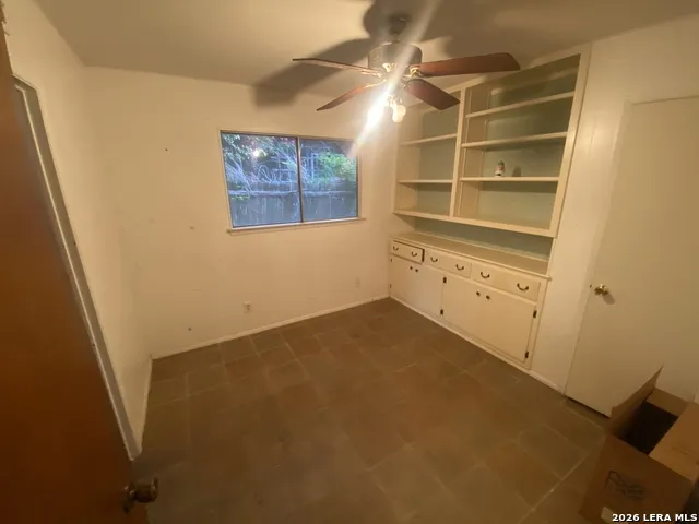 9811 Carolwood Dr San Antonio, TX 78213