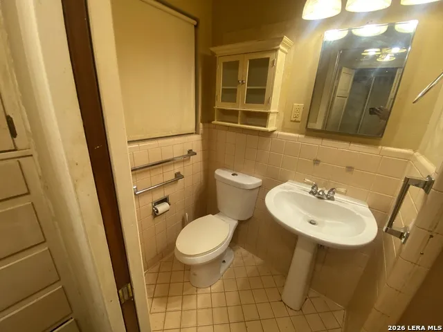 9811 Carolwood Dr San Antonio, TX 78213