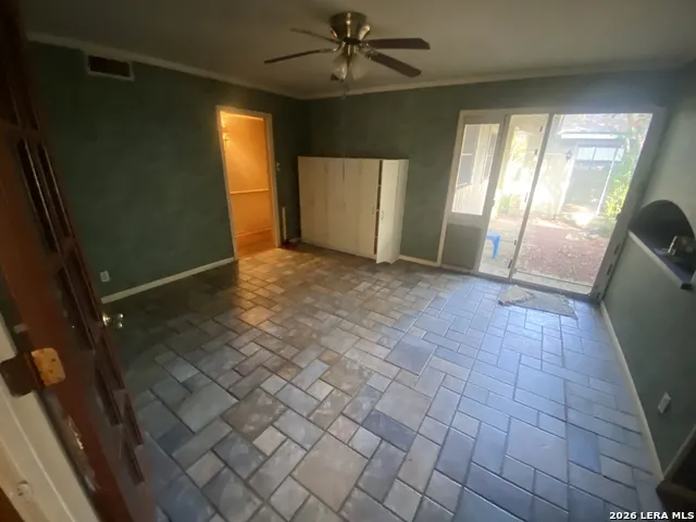 9811 Carolwood Dr San Antonio, TX 78213
