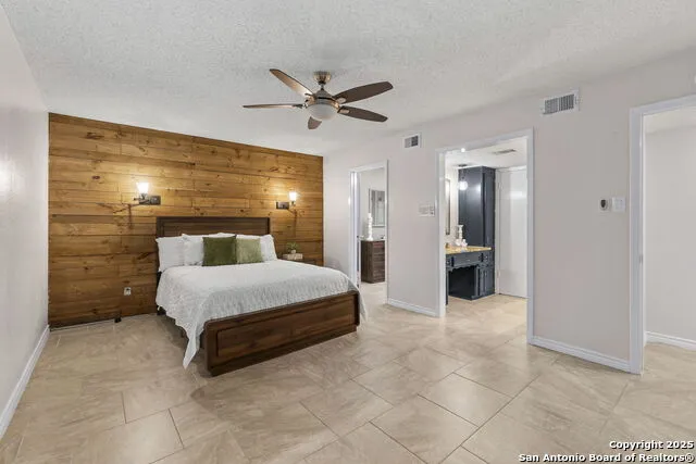 5203 Metcalf Windcrest, TX 78239