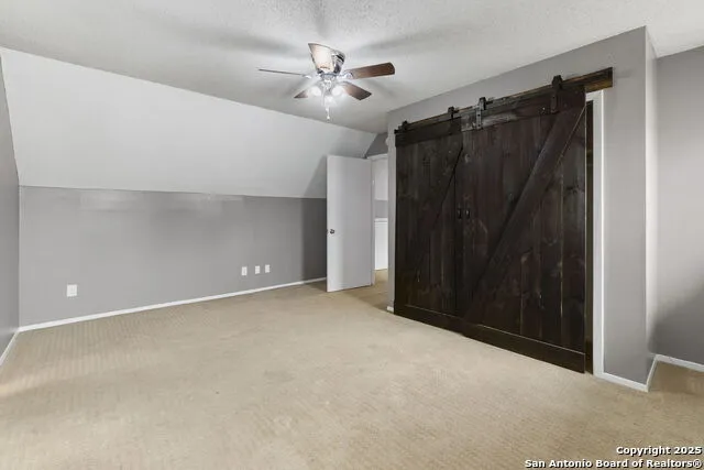 5203 Metcalf Windcrest, TX 78239