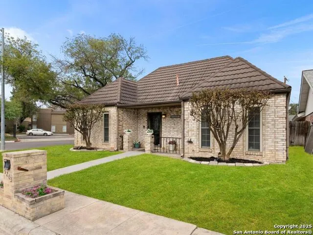 5203 Metcalf Windcrest, TX 78239
