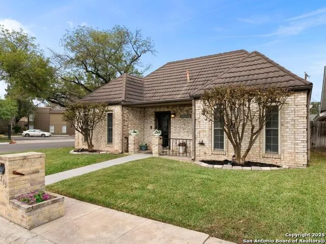 5203 Metcalf Windcrest, TX 78239