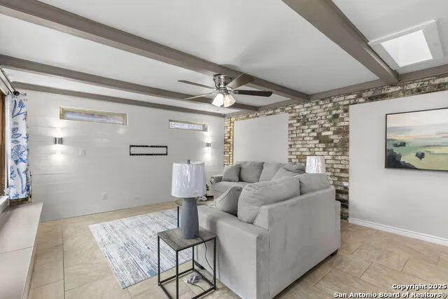 5203 Metcalf Windcrest, TX 78239