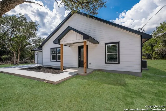 432 Canyon Lake Dr Bandera, TX 78003