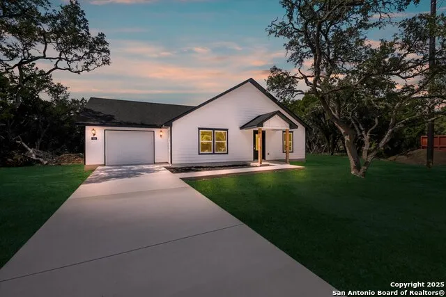 432 Canyon Lake Dr Bandera, TX 78003