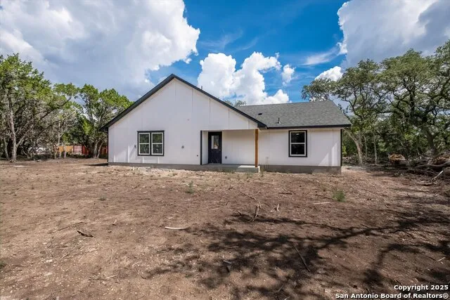 432 Canyon Lake Dr Bandera, TX 78003