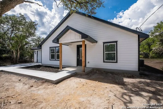 432 Canyon Lake Dr Bandera, TX 78003