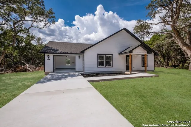 432 Canyon Lake Dr Bandera, TX 78003