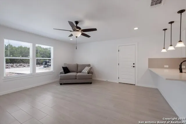 432 Canyon Lake Dr Bandera, TX 78003