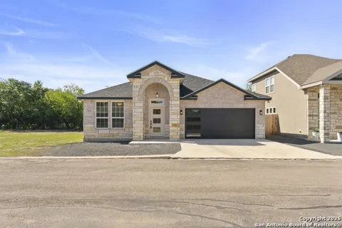 109 Sutton PL