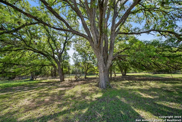 924 Wagon Creek Bandera, TX 78003