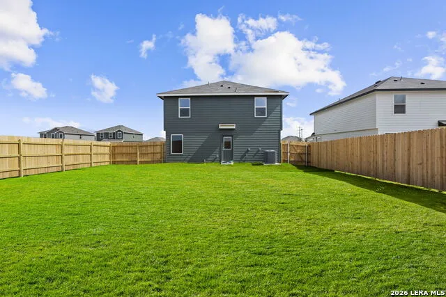 1027 Gladys Run Seguin, TX 78155