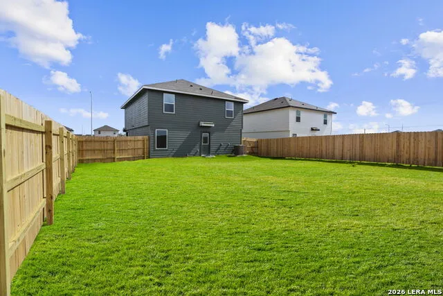 1027 Gladys Run Seguin, TX 78155