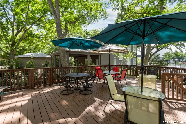 157 LAKE BND McQueeney, TX 78123
