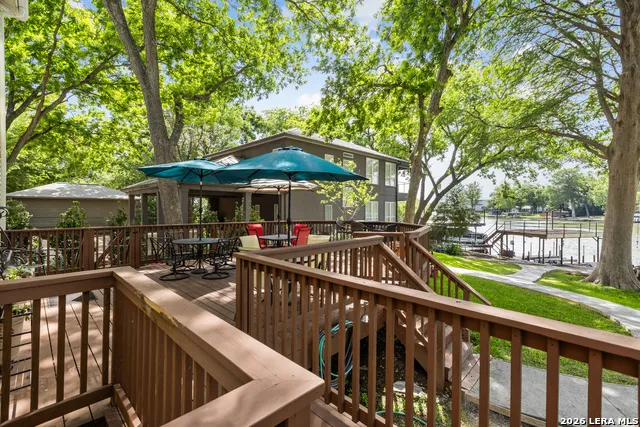 157 LAKE BND McQueeney, TX 78123