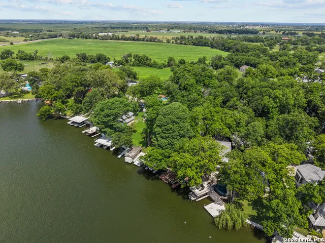 157 LAKE BND McQueeney, TX 78123