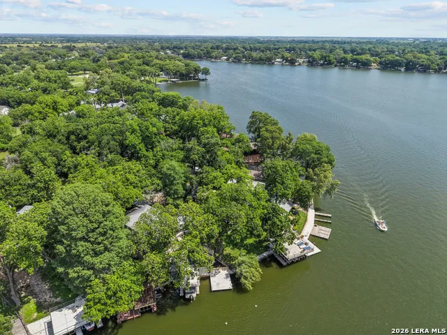157 LAKE BND McQueeney, TX 78123