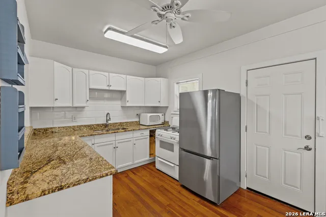 157 LAKE BND McQueeney, TX 78123