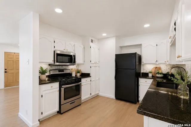 210 W Glenview San Antonio, TX 78228