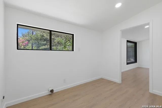 210 W Glenview San Antonio, TX 78228
