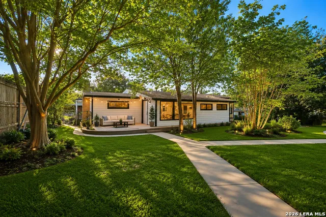 210 W Glenview San Antonio, TX 78228
