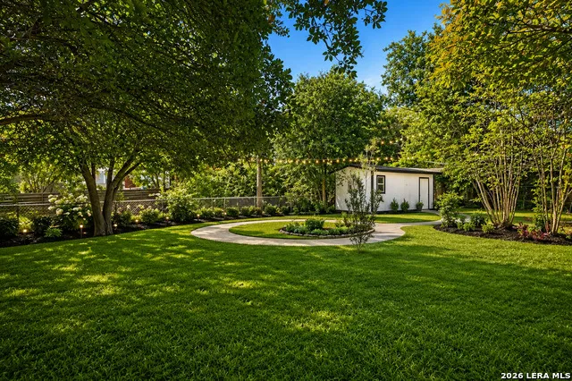 210 W Glenview San Antonio, TX 78228