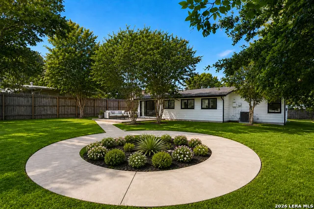 210 W Glenview San Antonio, TX 78228