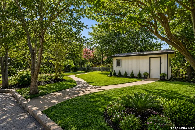 210 W Glenview San Antonio, TX 78228