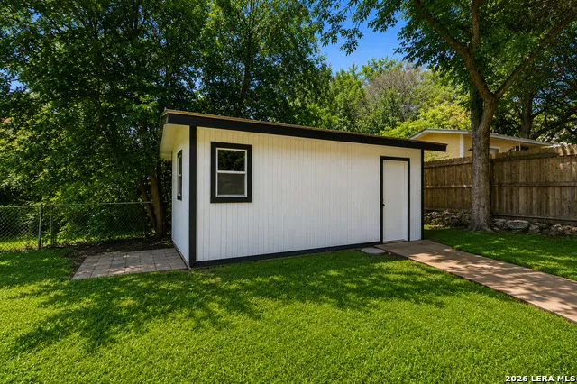 210 W Glenview San Antonio, TX 78228