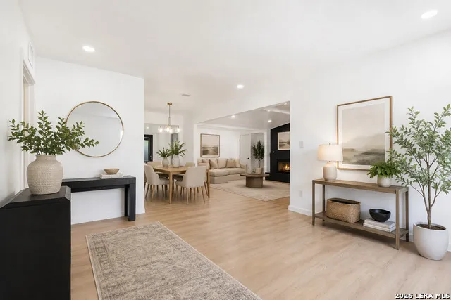 210 W Glenview San Antonio, TX 78228