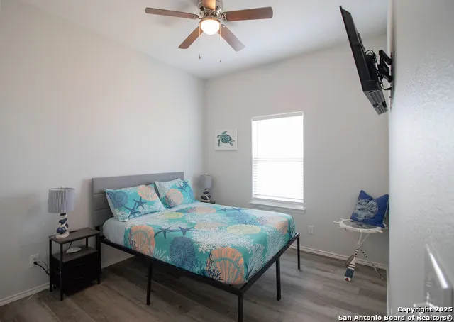 207 Paradise Dr Rockport, TX 78382