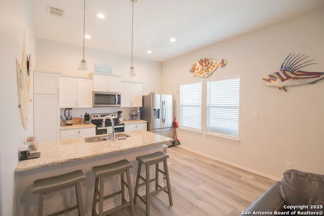 207 Paradise Dr Rockport, TX 78382