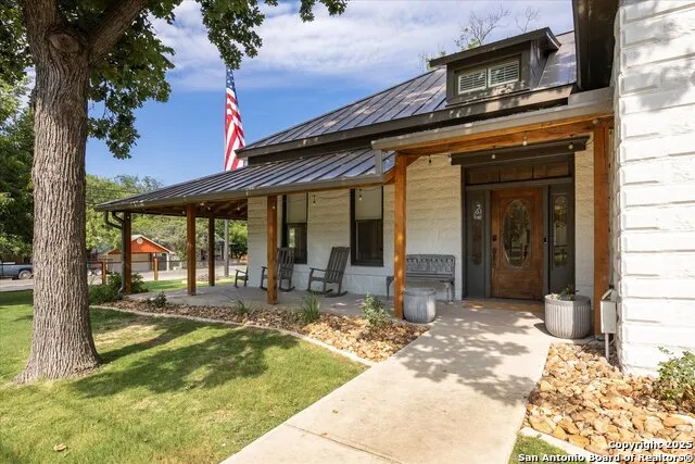 504 6th Comfort, TX 78013