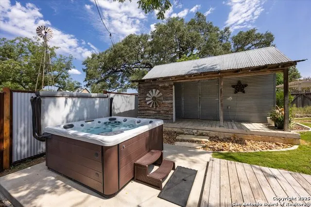 504 6th Comfort, TX 78013