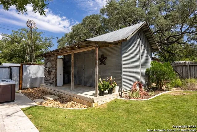 504 6th Comfort, TX 78013