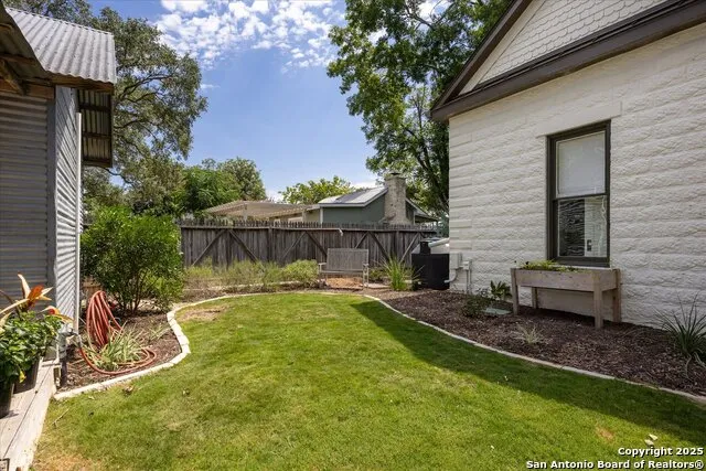 504 6th Comfort, TX 78013