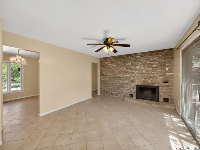 333 Secret Valley Dr Kerrville, TX 78028