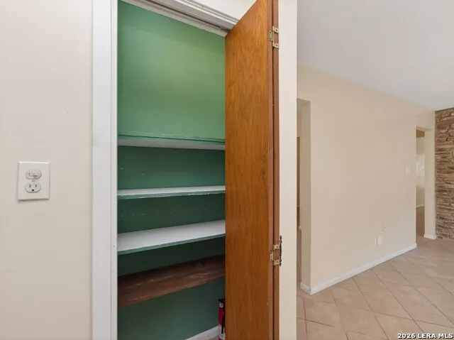 333 Secret Valley Dr Kerrville, TX 78028