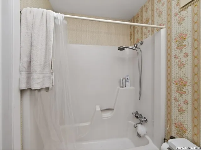 333 Secret Valley Dr Kerrville, TX 78028