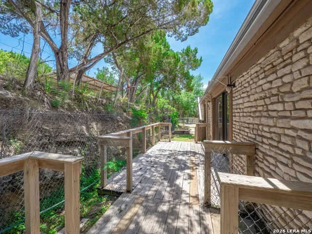 333 Secret Valley Dr Kerrville, TX 78028