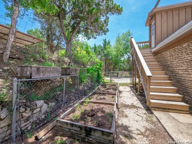 333 Secret Valley Dr Kerrville, TX 78028