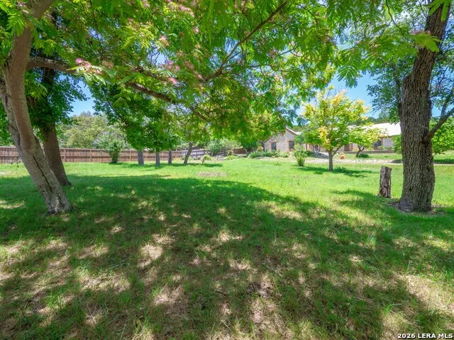 333 Secret Valley Dr Kerrville, TX 78028