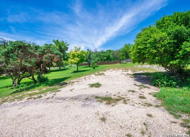 333 Secret Valley Dr Kerrville, TX 78028